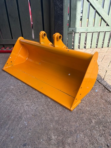Brand new mini digger digging - new,