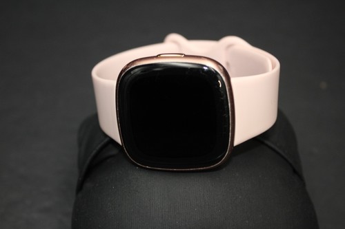Fitbit versa fitness tracker - versa,