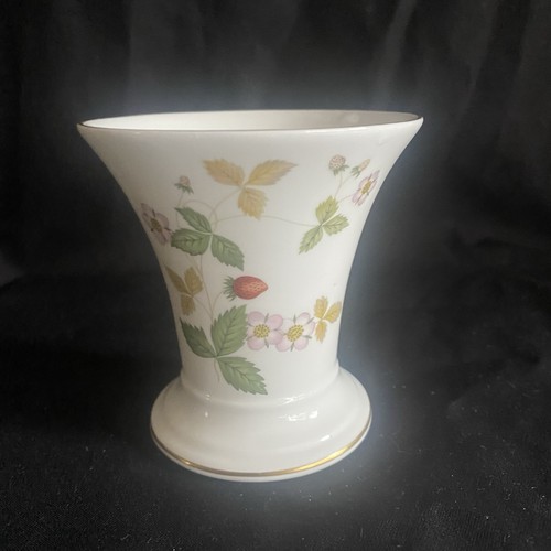 Wedgewood wild strawberry - wild, bone