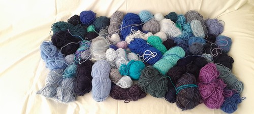 Giant large odds wool - , bundle