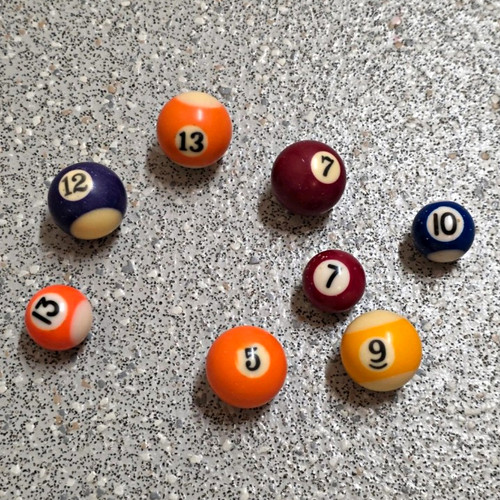 Mixed numbered pool balls - pool, lot