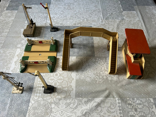 Vintage hornby foot bridge - hornby,