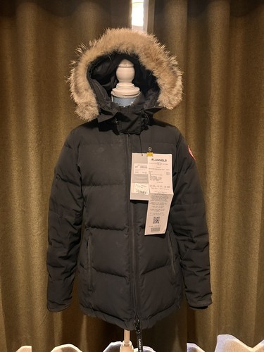 Genuine woman canada - canada, goose