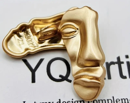 Unusual face profile golden - face,