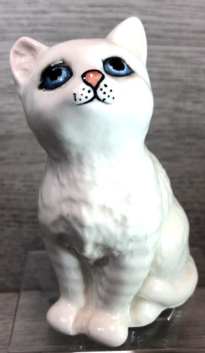 Lovely beswick cat - lovely,