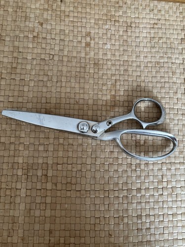 Canary vintage pinking shears - canary,