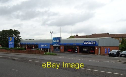Photo 6x4 tyre fitters - tyre, on