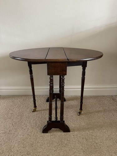 Victorian burr walnut baby - burr,