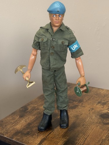 Vintage action man united - man,