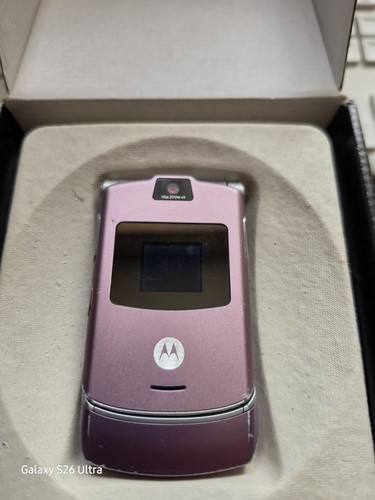 Motorola razr pink - v3,