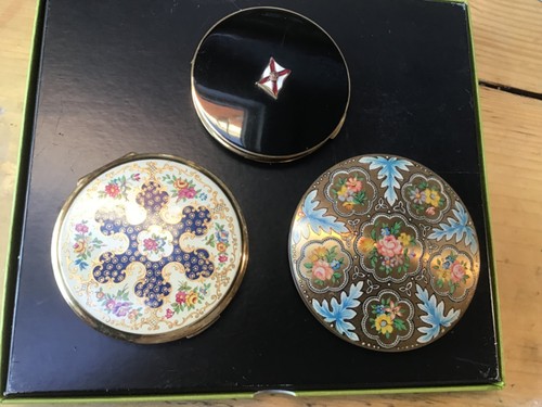 Vintage compact mirror - mirror, 1