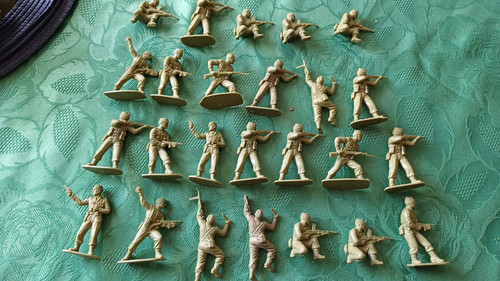 Vintage airfix toy - airfix, soldiers