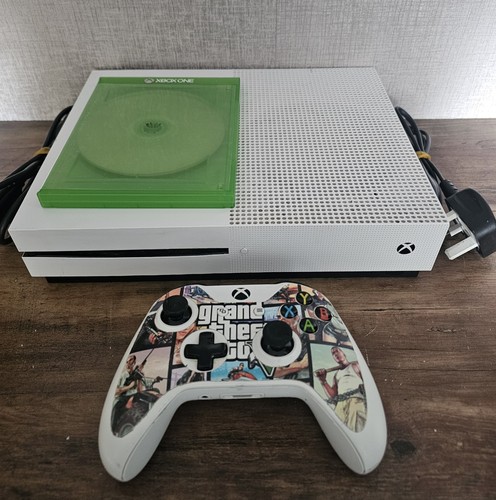Microsoft xbox one 1681 - s, 1tb