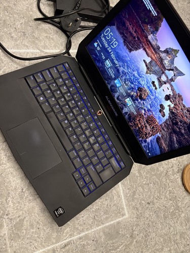 Dell alienware laptop - r2,