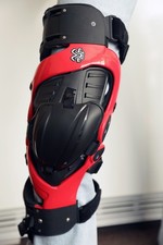 ASTERISK CELL KNEE BRACE, RED