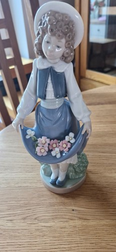 Porcelain figure nao - porcelain, by