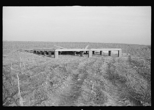 Photo 1930s underground bunker - underground,