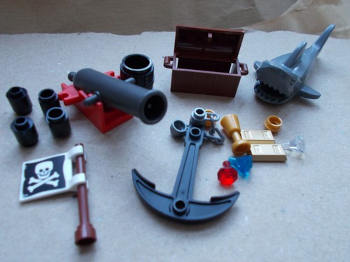 Lego shark shipwreck - shipwreck, pirate