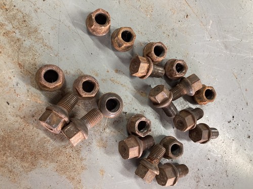 Vollkswagen bay wheel nuts - bay,