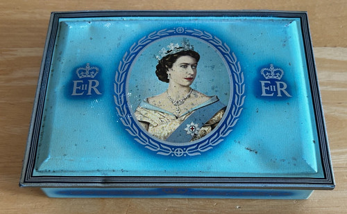 Vintage ii coronation tin - vintage, q.e.