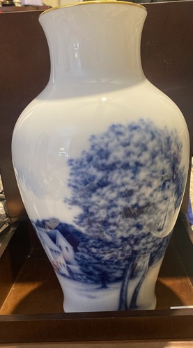 Okura blue and white - vase, 18