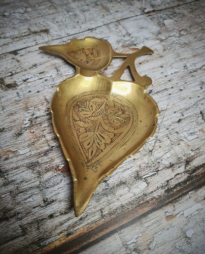 Brass leaf shallow - leaf, dish