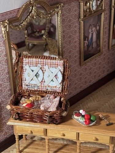 Dollshouse scale reutter - dollshouse,