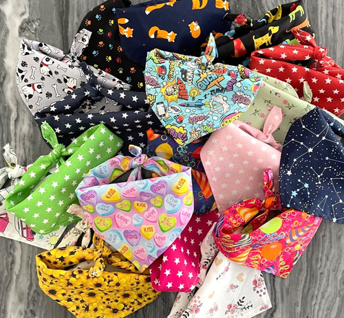 Tie dog bandanas - on,