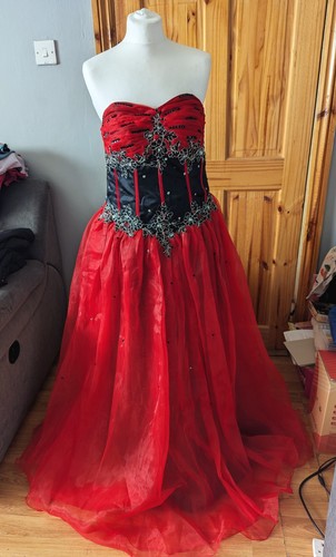Red and black - and, wedding