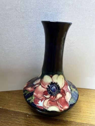Moorcroft pottery floral - pottery,