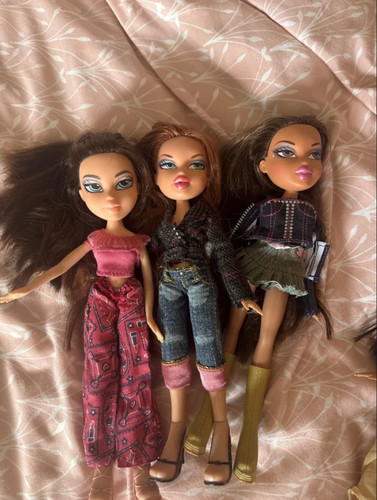 Bratz doll bundle - ,