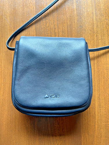 Tula black leather crossbody - black,