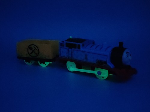Trackmaster glow the - trackmaster,