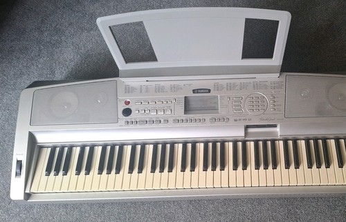 Yamaha portable grand dgx 300 - portable, dgx-300