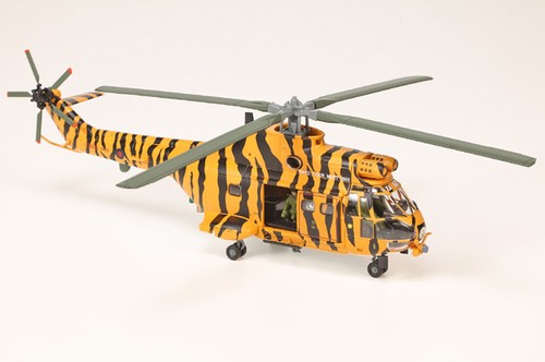 Corgi puma mk 1 - hc.mk,