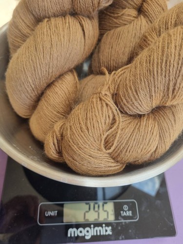 295g skeins of 2 ply - in,