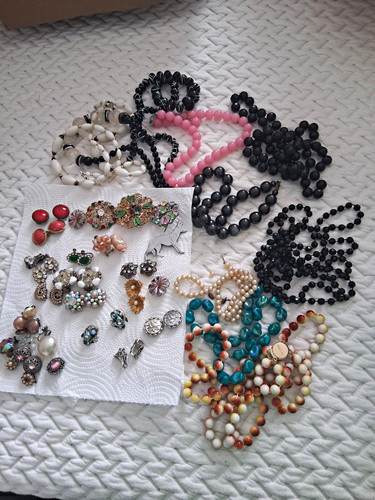 Mixed lot costume - mixed,