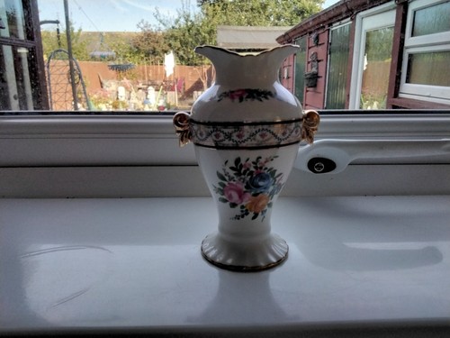 Bud vase regal - vase.regal, bone