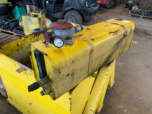Metal hydraulic oil tank w - metal, c/w