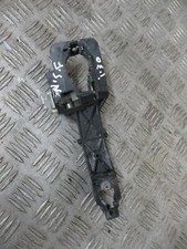 2014-17 HYUNDAI I30 PASSENGER SIDE FORNT DOOR HANDLE BRACKET OEM