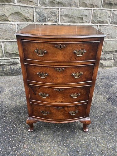 Quality walnut bedside chest - walnut,
