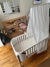 Oliver Furniture Wood Co-Sleeper Crib Incl. Bench Conversion - White/Oak