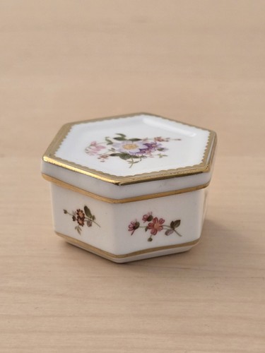 Royal crown derby posies - crown,