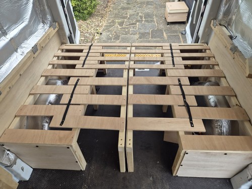 Sliding bed seating - sliding,