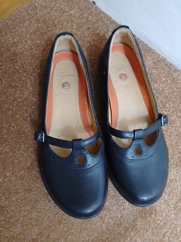 Ladies clarks black leather - ladies,