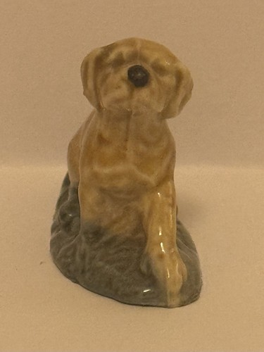 Dog wade whimsie aged china - wade,