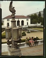 Garden,statues,organizations,P