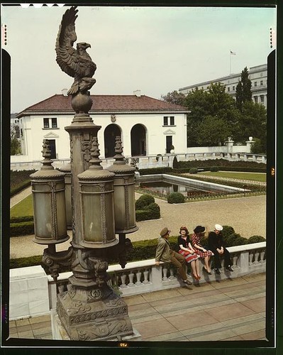 Garden,statues,organizations,P