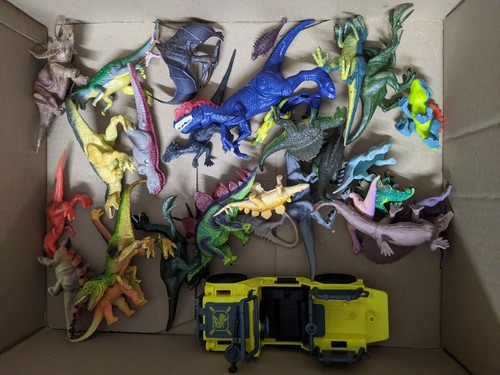 Dinosaurs and jeep sold - dinosaurs, 28