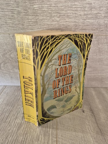 The lord rings tolkien - lord,